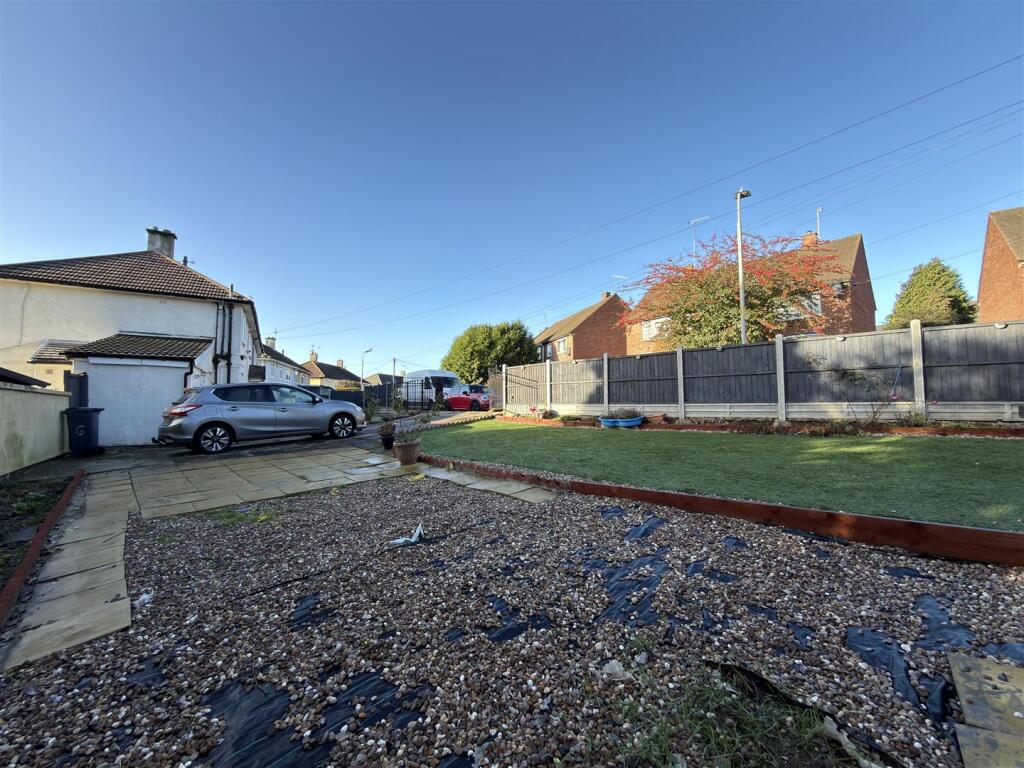 FRONT GARDENS