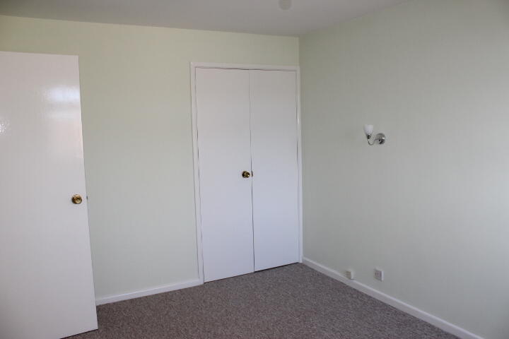 P2060bed1of2.JPG