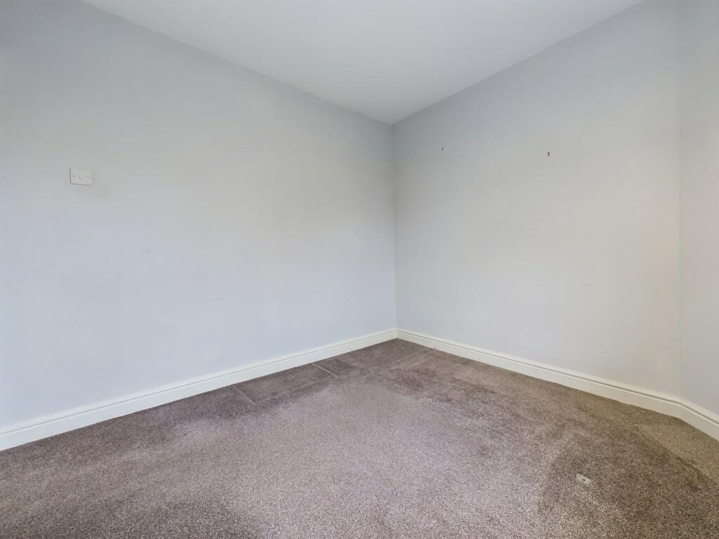 CAM04273G0-PR0032...