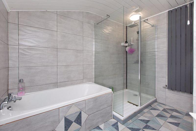 GROUND FLOOR BATHROOM