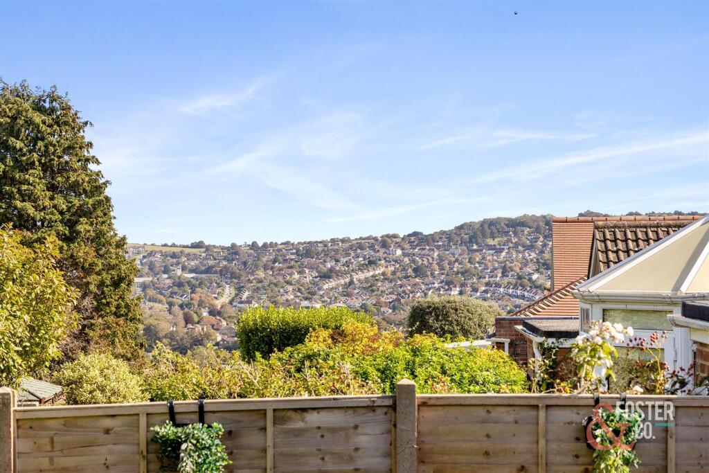 Redhill Close, 9-003.jpg
