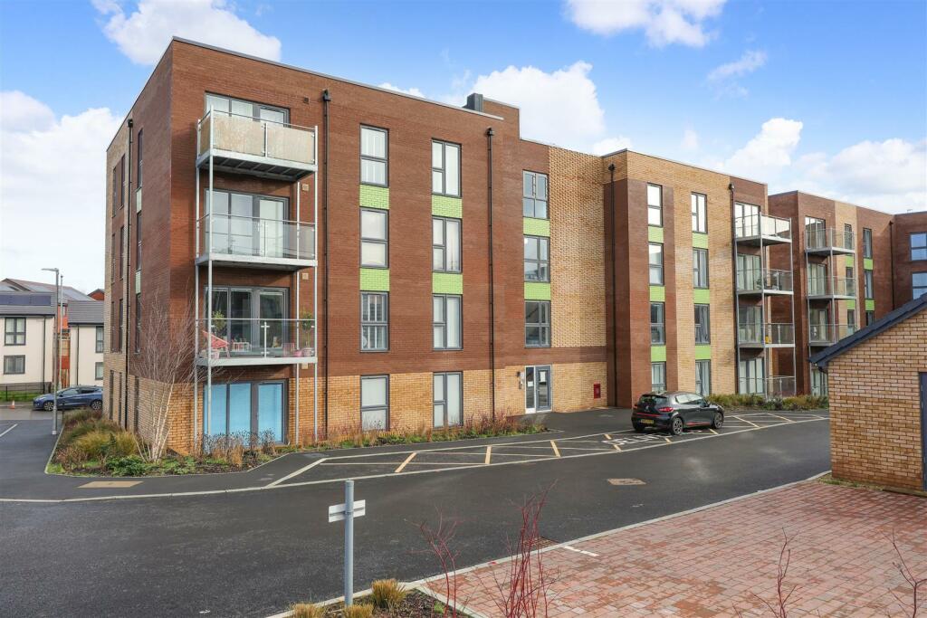 50 Flatts Close 3.JPG