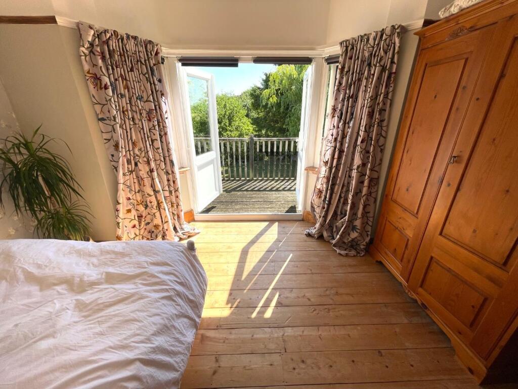 Bedroom Onex.JPG