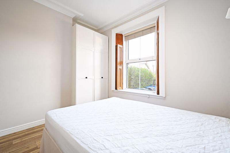Living Room/Bedroom
