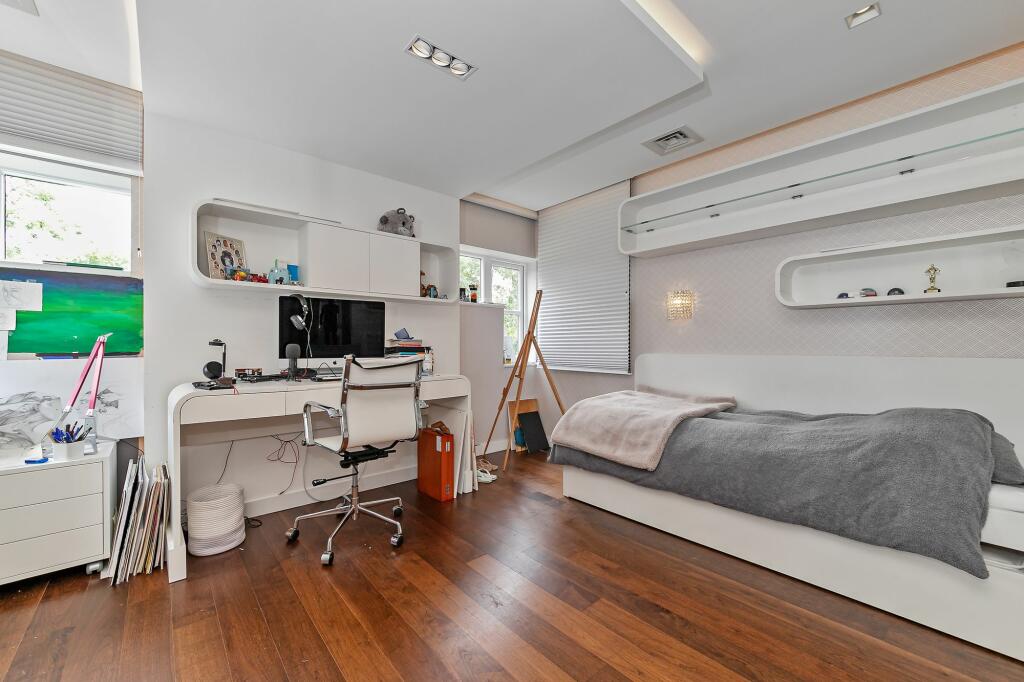Bedroom 5
