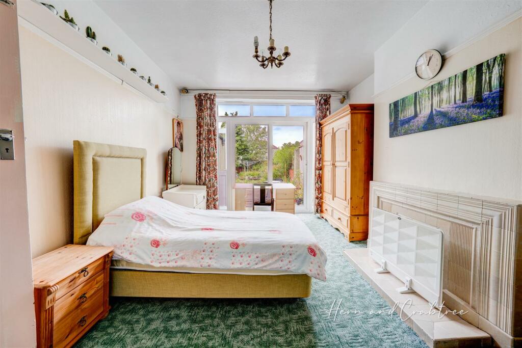 St Gowan Avenue, Heath, HernCrabtree (5).jpg