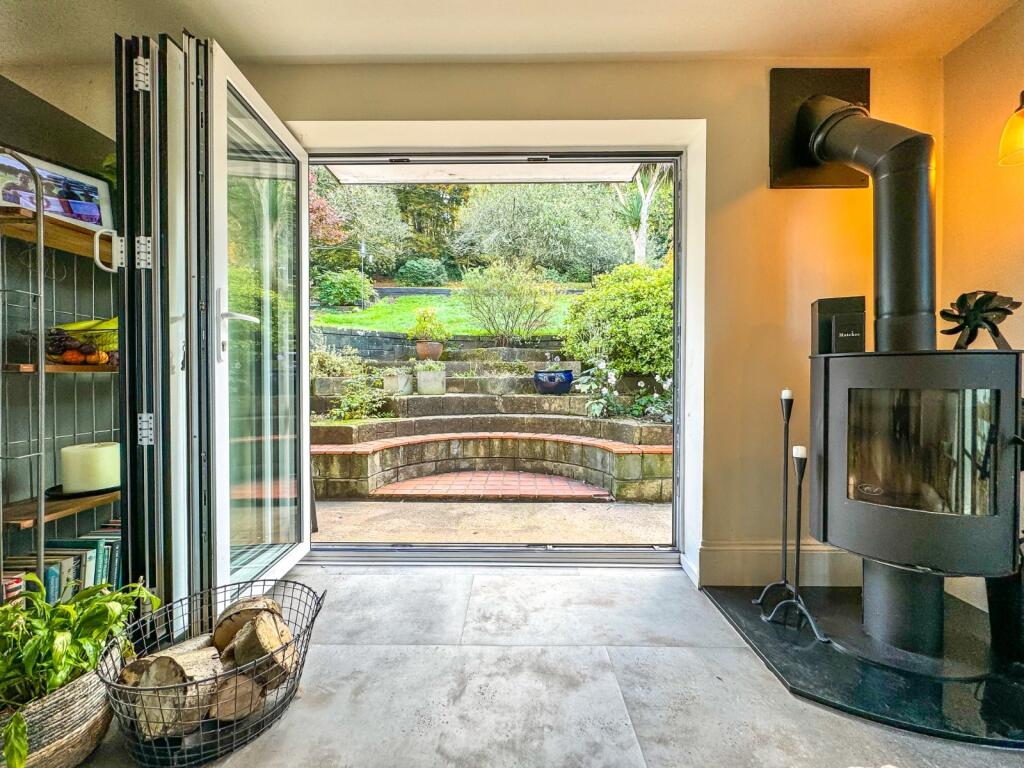 Bi-Folds
