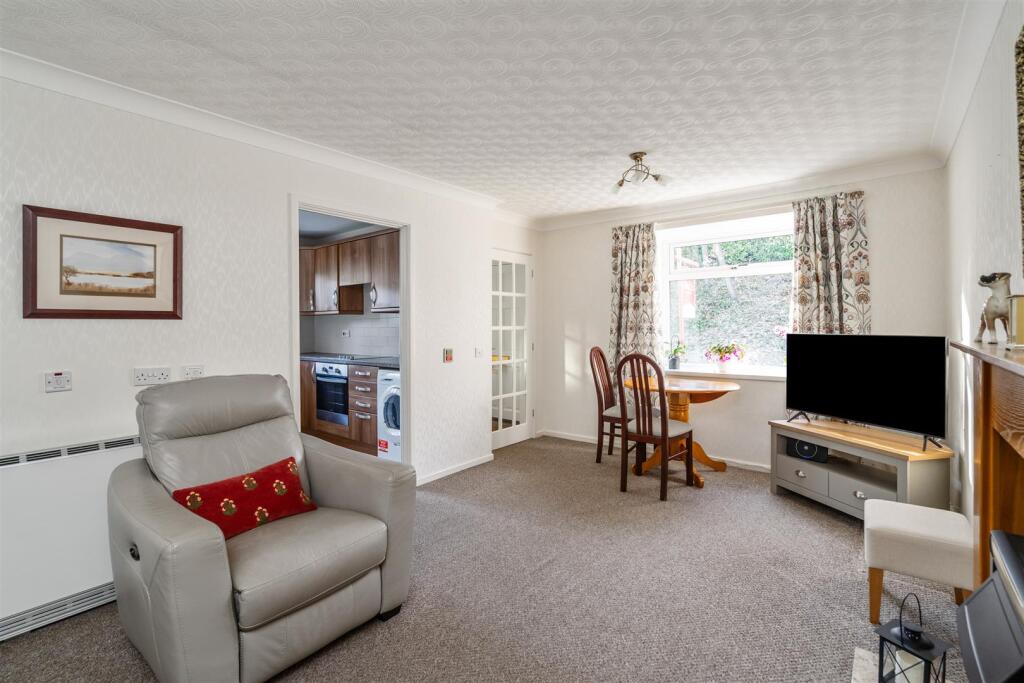 19 Hartlebury Close_2.jpg