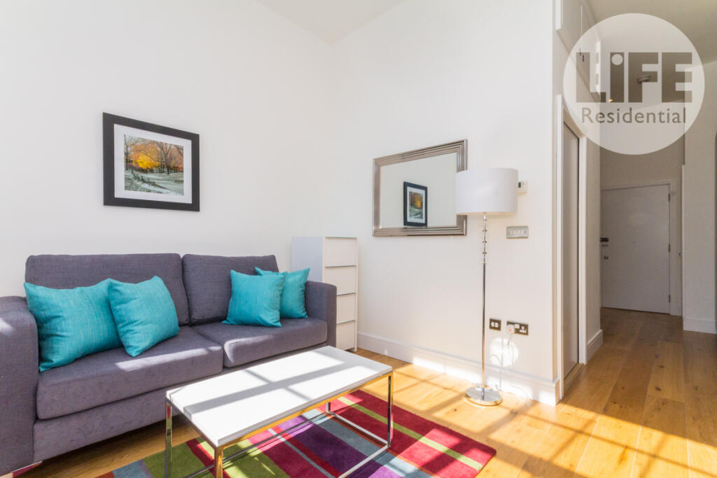 alternate Living roo