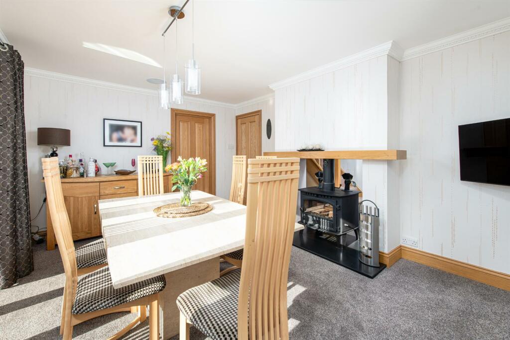 Dining_Room_1.jpg