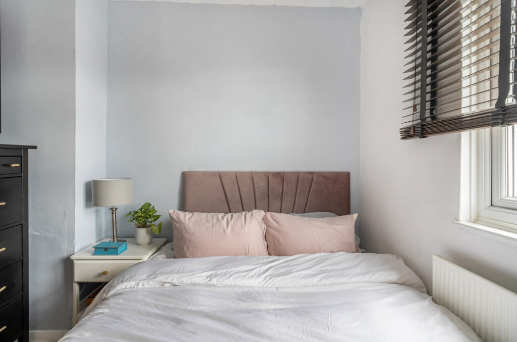 1318027-1-687ff27...