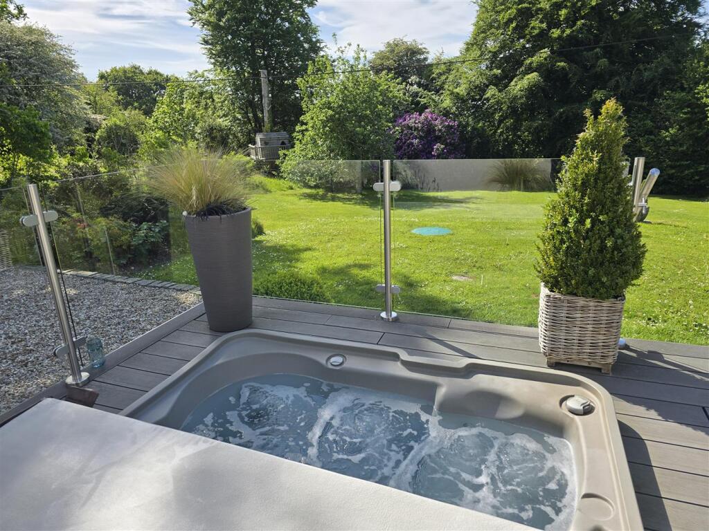 Hot Tub &amp; Garden