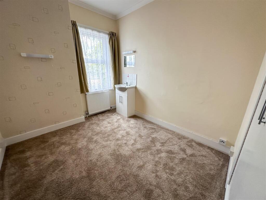 BEDROOM 18