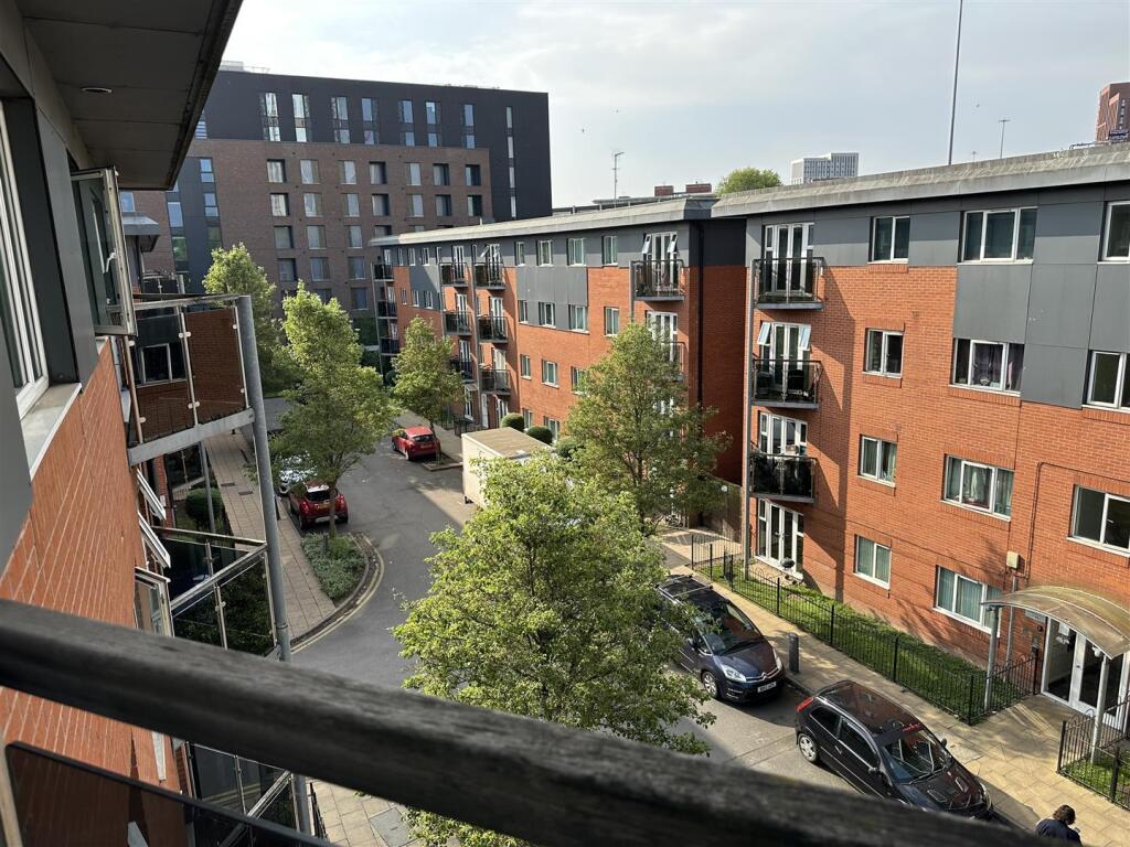 Communal Areas &amp; Parking