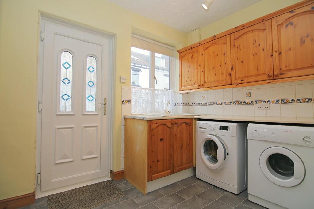 KITCHEN / DINER