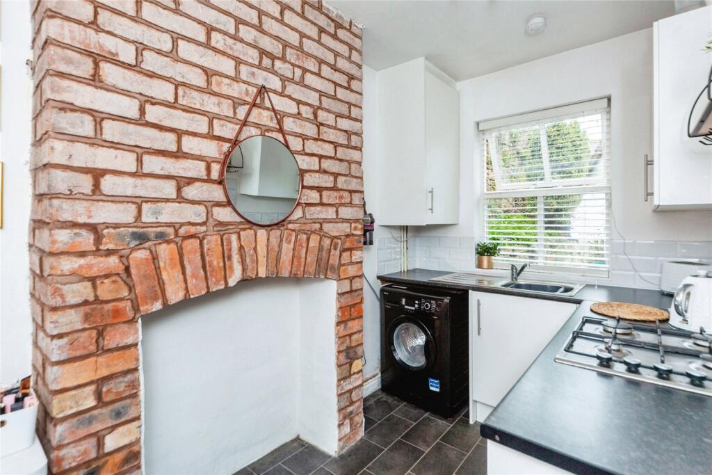 Kitchen/ Dining Room