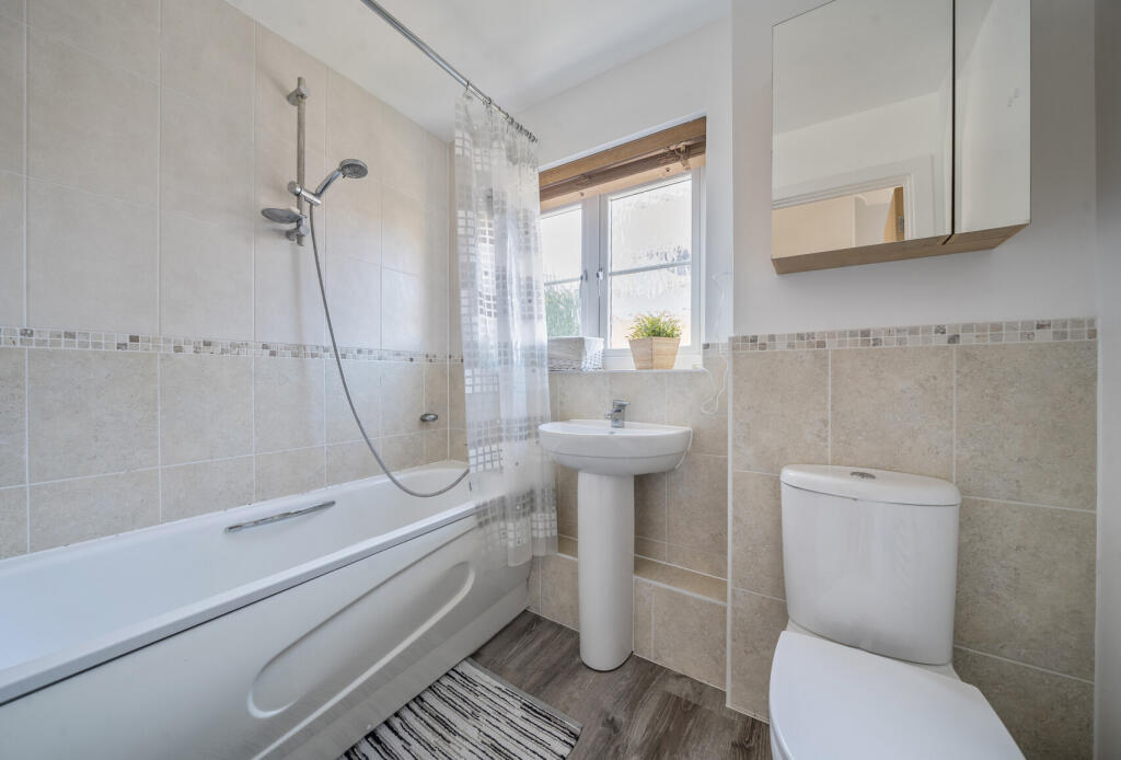 1349112-11-68bea1...