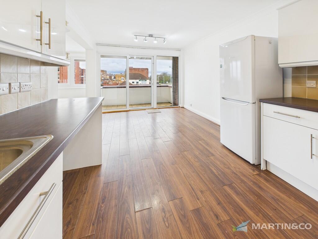 CAM02318G0-PR0557...