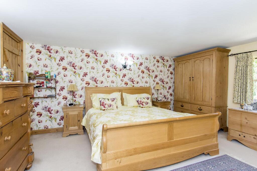 (Bedroom One Photo Two)