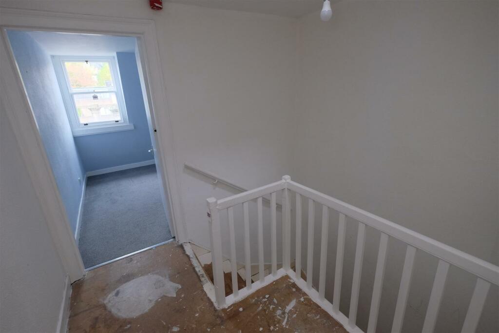Flat 5, 22 Rivers Street, Bath BA1 2QA Leasehold T