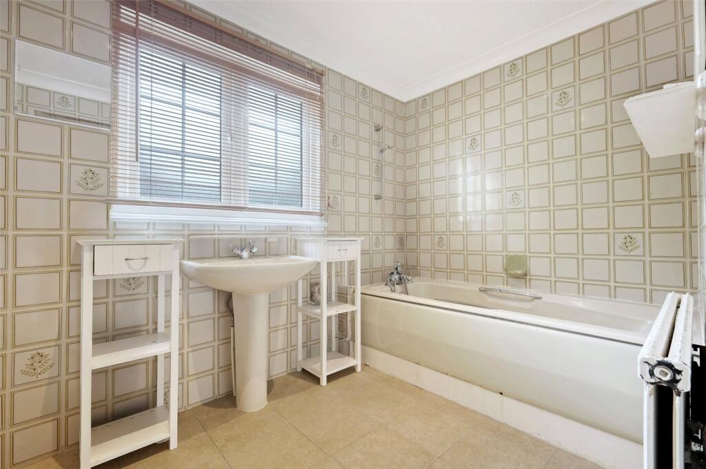 En Suite Bathroom