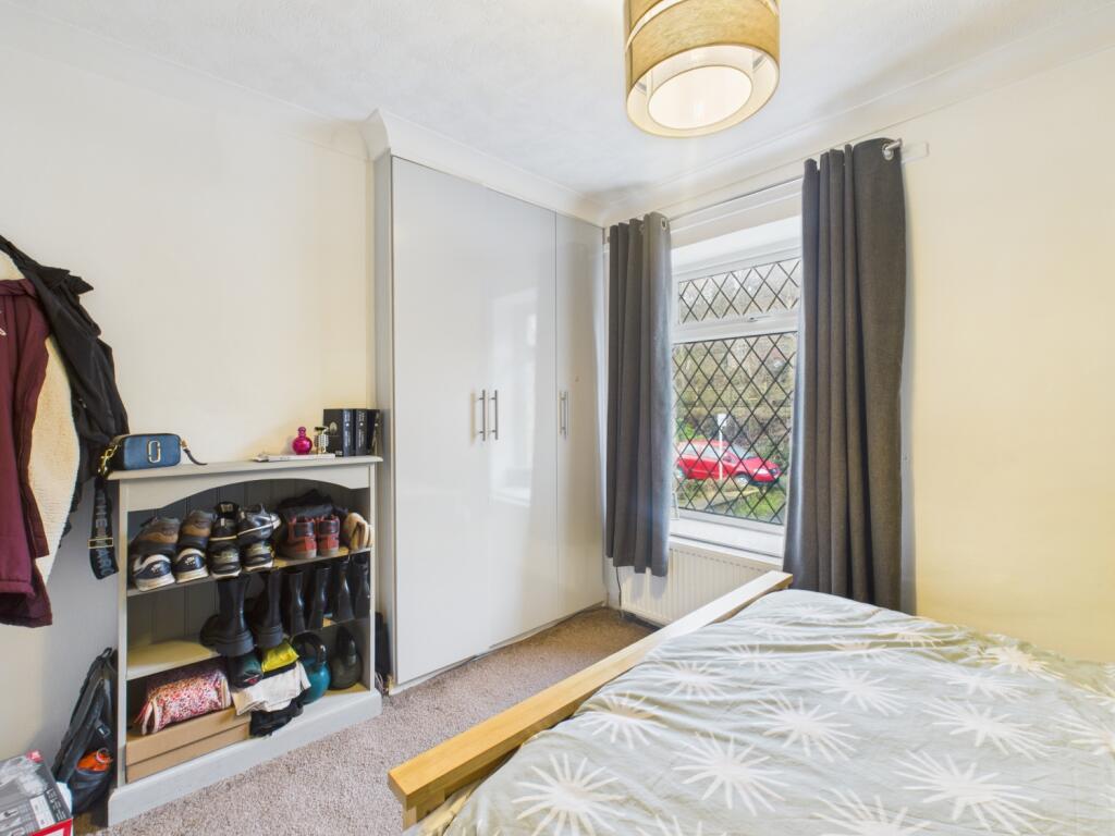 CAM03729G0-PR0196-STILL005