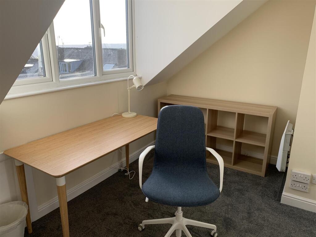 Attic Bedroom 2.JPG