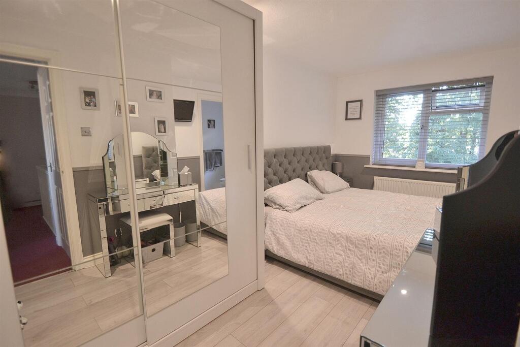 44THEBELFRYBED11.JPG