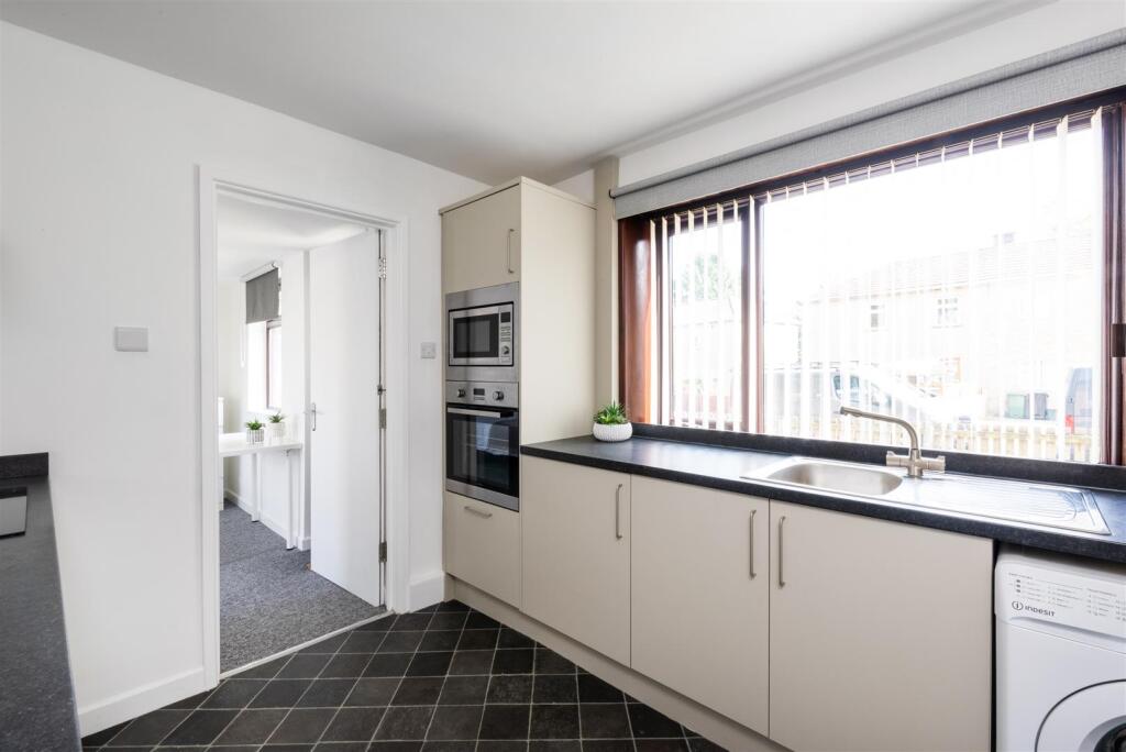 98 Cranmore Place-9.jpg