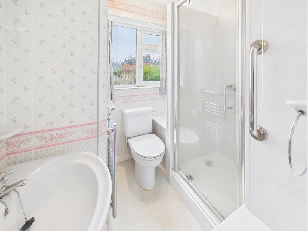 CAM04825G0-PR0239-STILL009