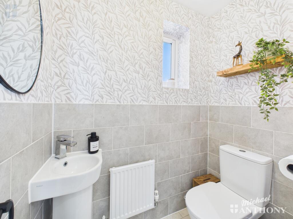 CAM03852G0-PR0351-STILL009