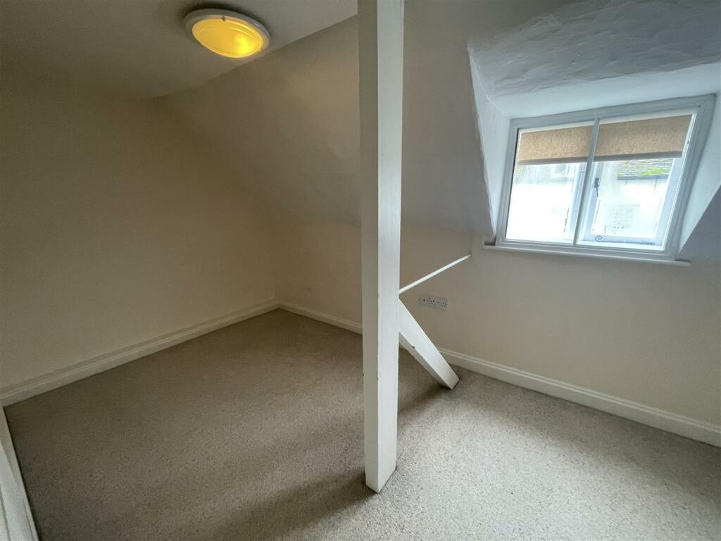 Bedroom 3.jpg