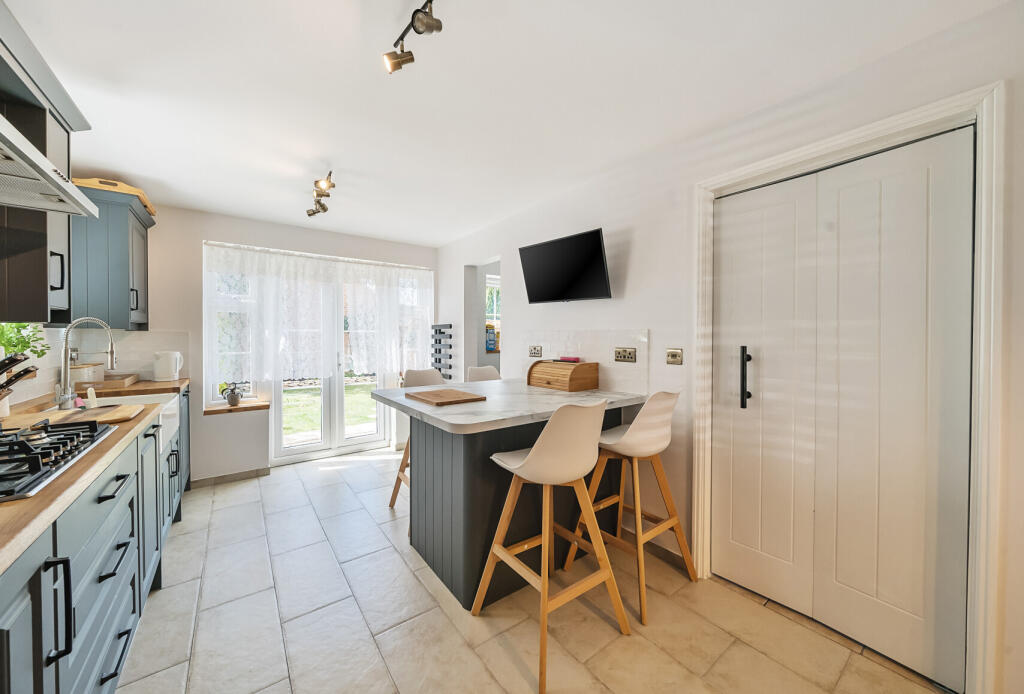 1313569-10-68653f...