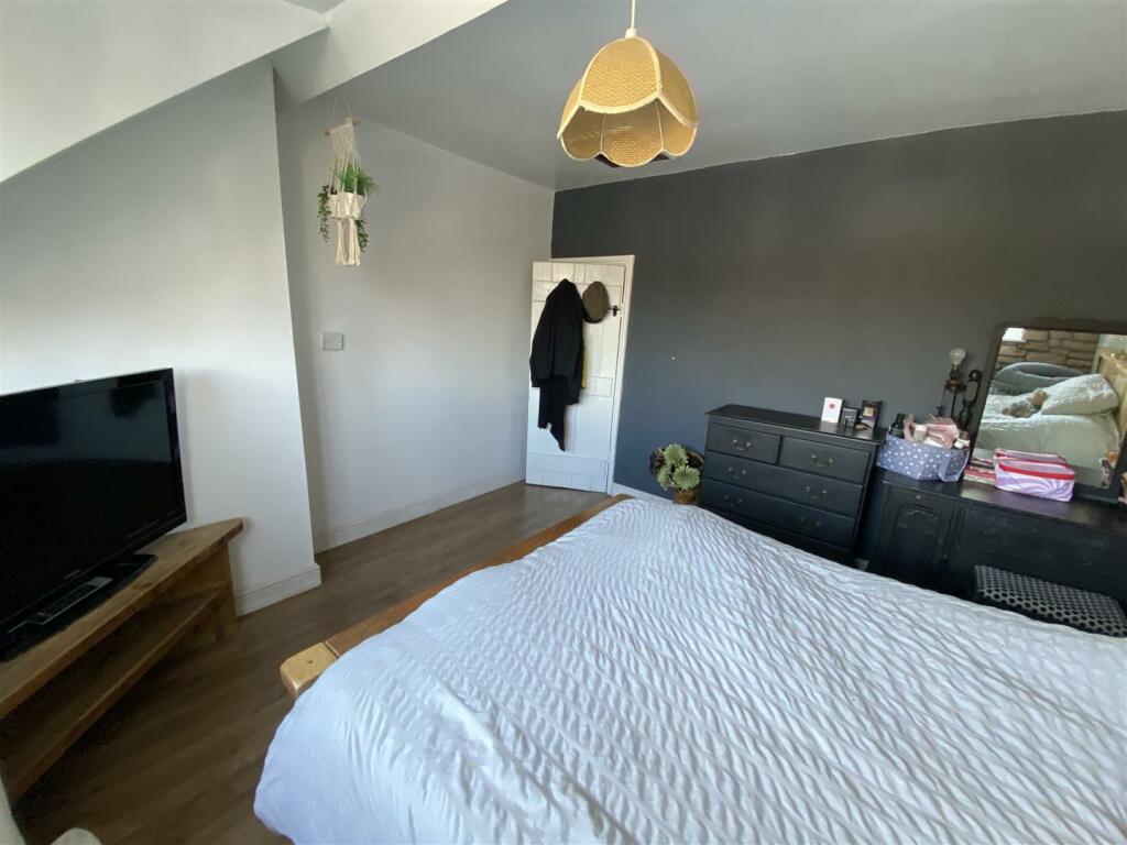 Bedroom no.3 attic: