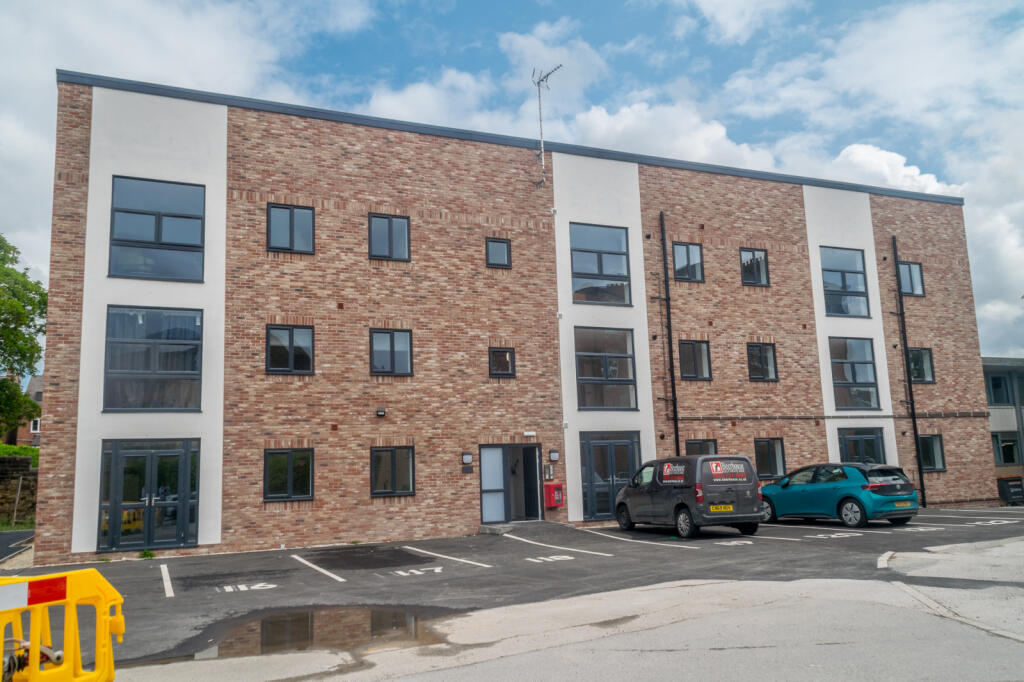 FLAT 2 CHADWICK WOODLAND VILLAGE WAKEFIELD WF1 5G