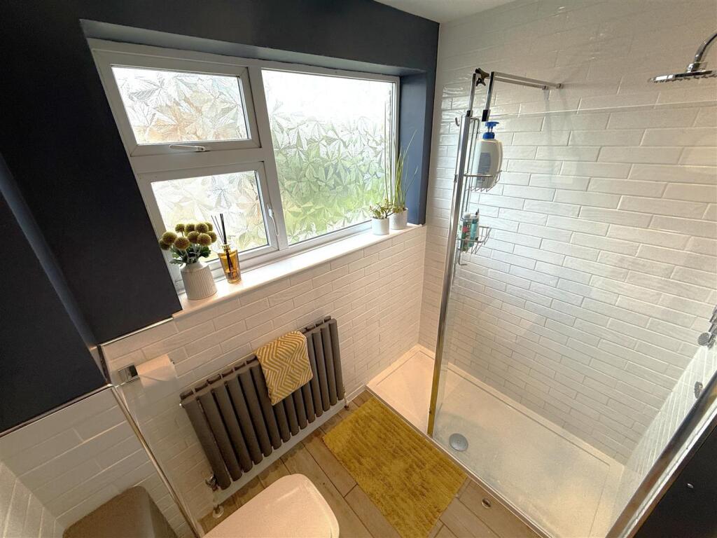 Shower Room.JPG