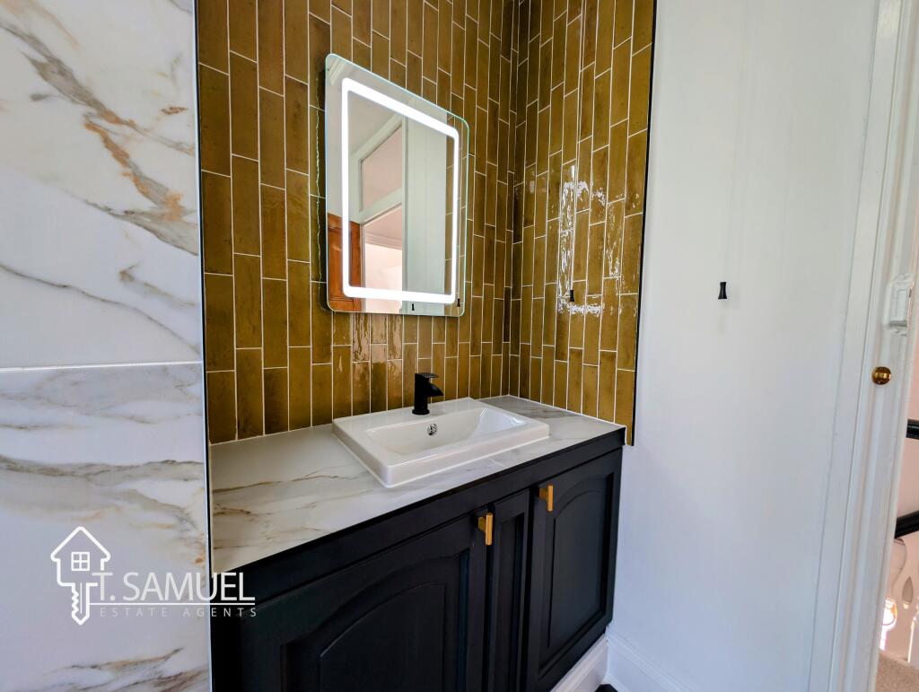 Upstairs bathroom