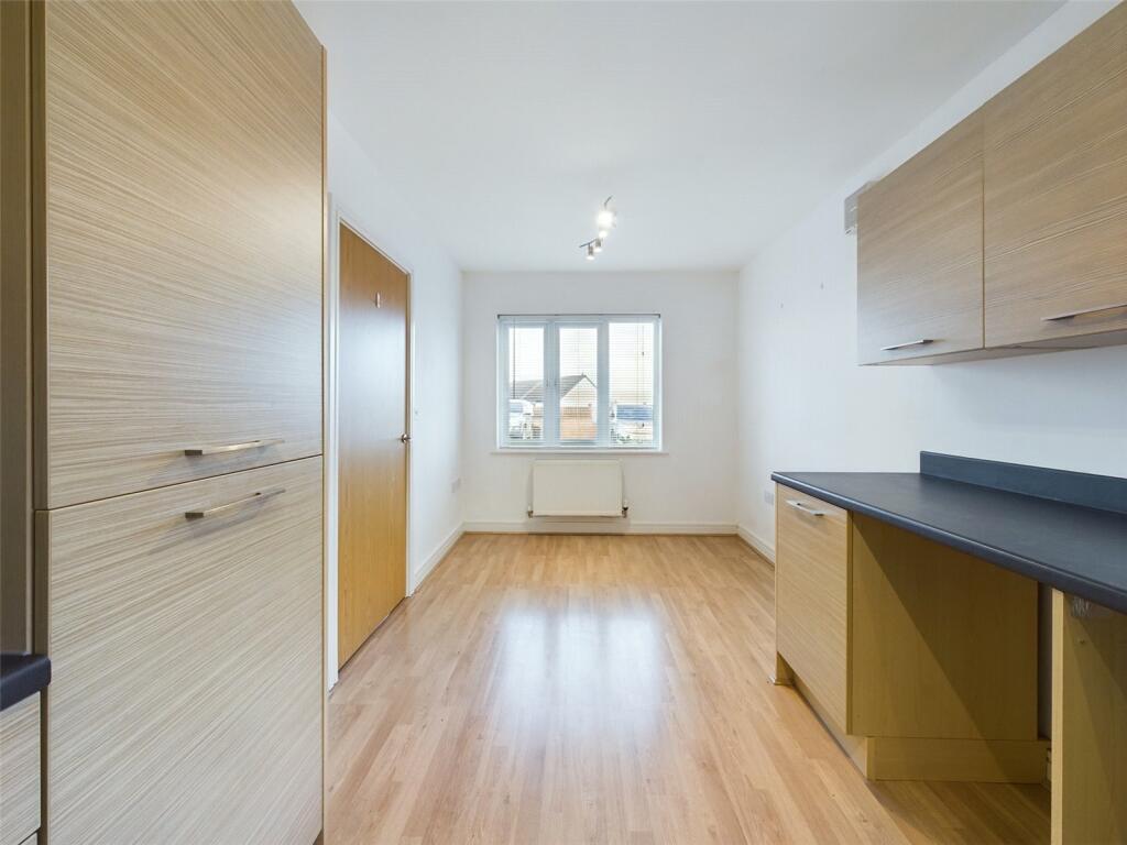 Kitchen / Dining