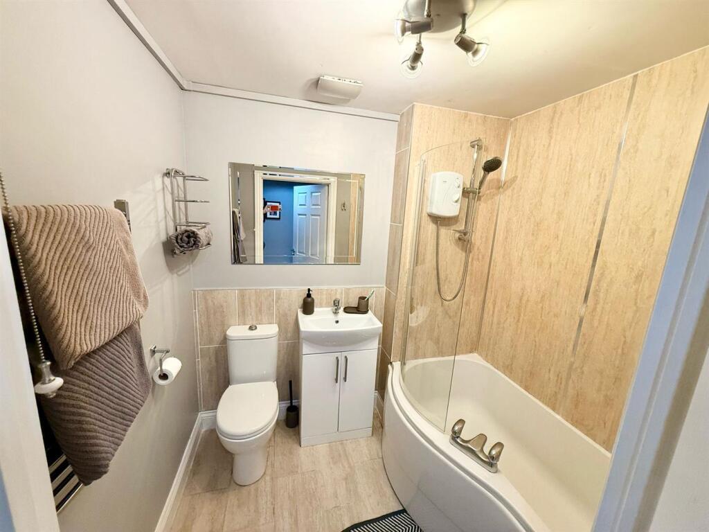 Oak Field Bathroom.JPG