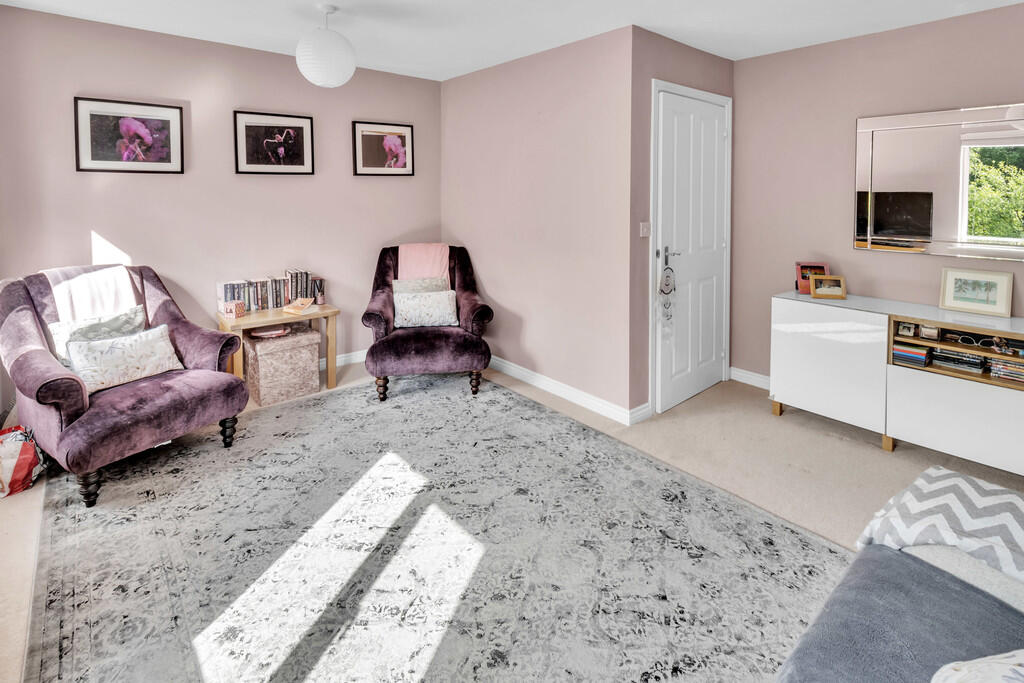 Bedroom 1/Living ...