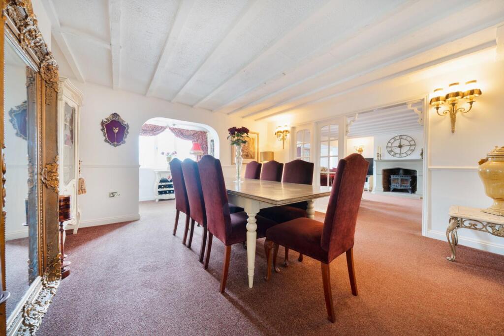 2nd view DINING ROOM.jpg