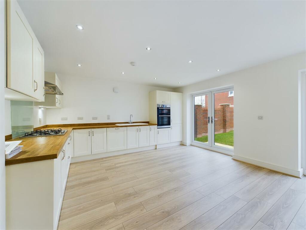 KITCHEN/ LIVING/ DINER