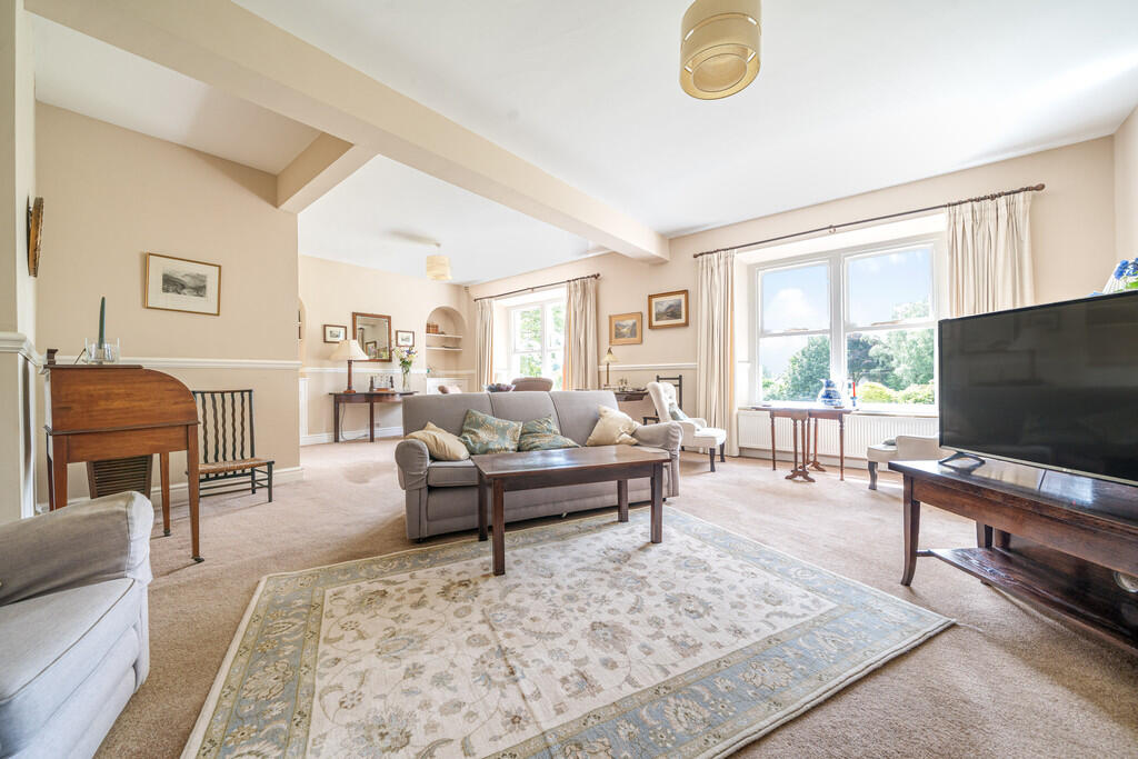 Living / Dining R...