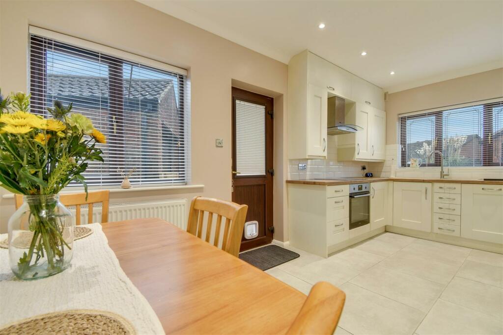 Kitchen breakfast room