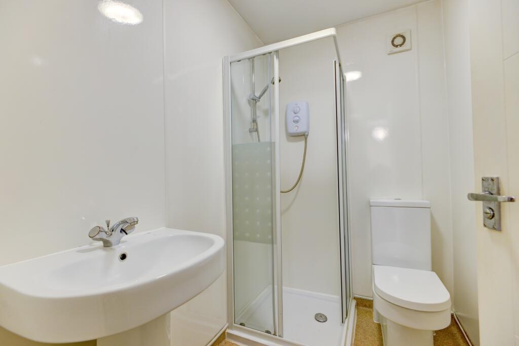 9 Old Shoreham Road First floor front shower room