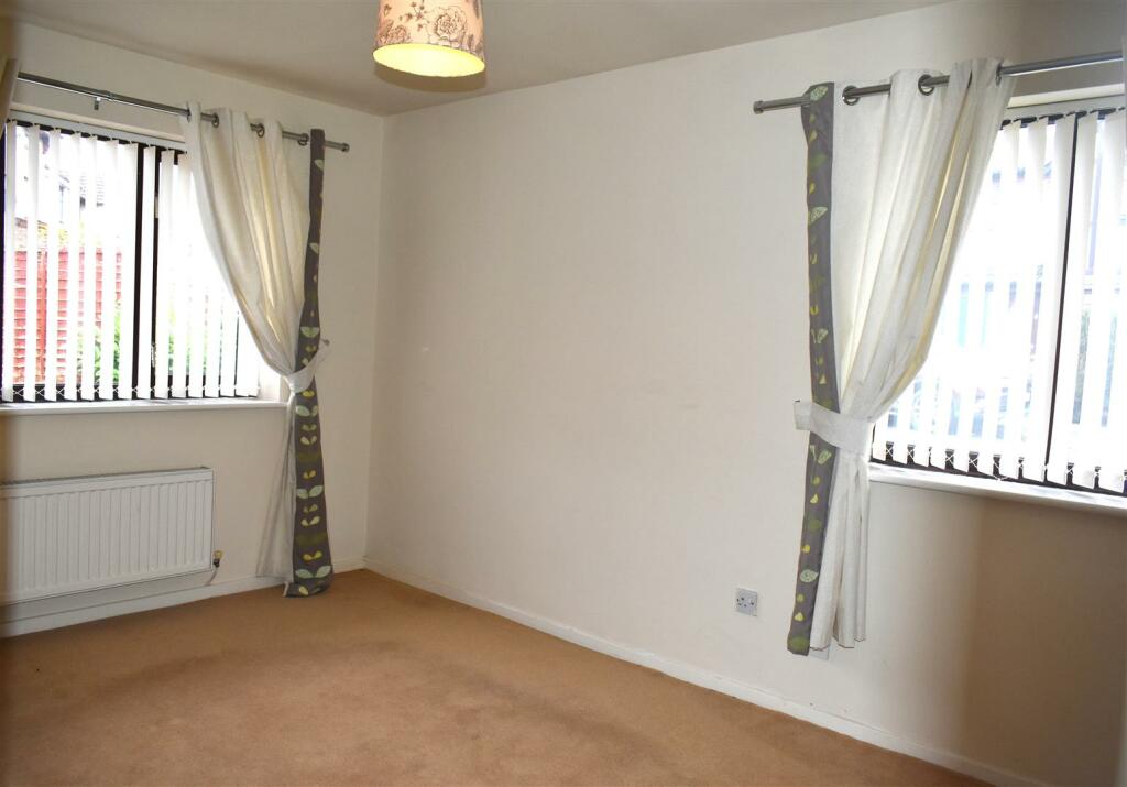 master bedroom.JPG