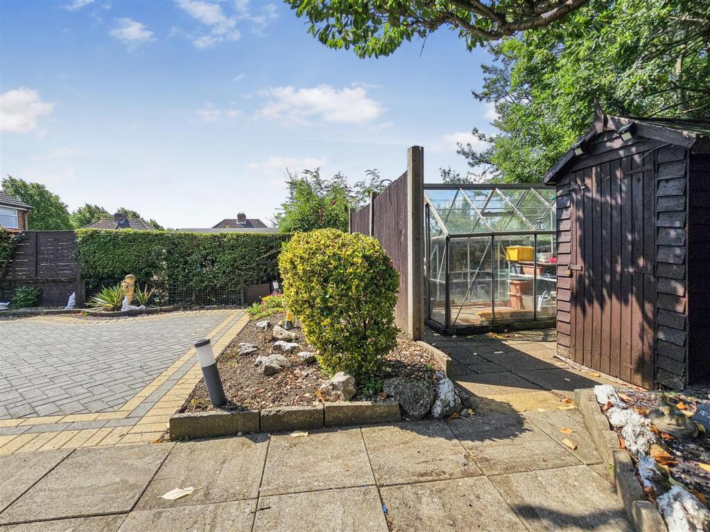 Springfield Road, Midway