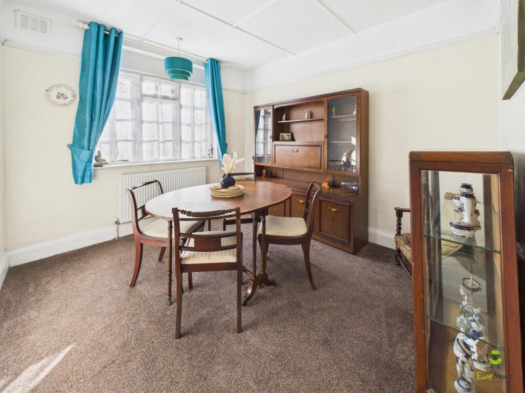 Presented by Clinton at EweMove Bexleyheath and Da