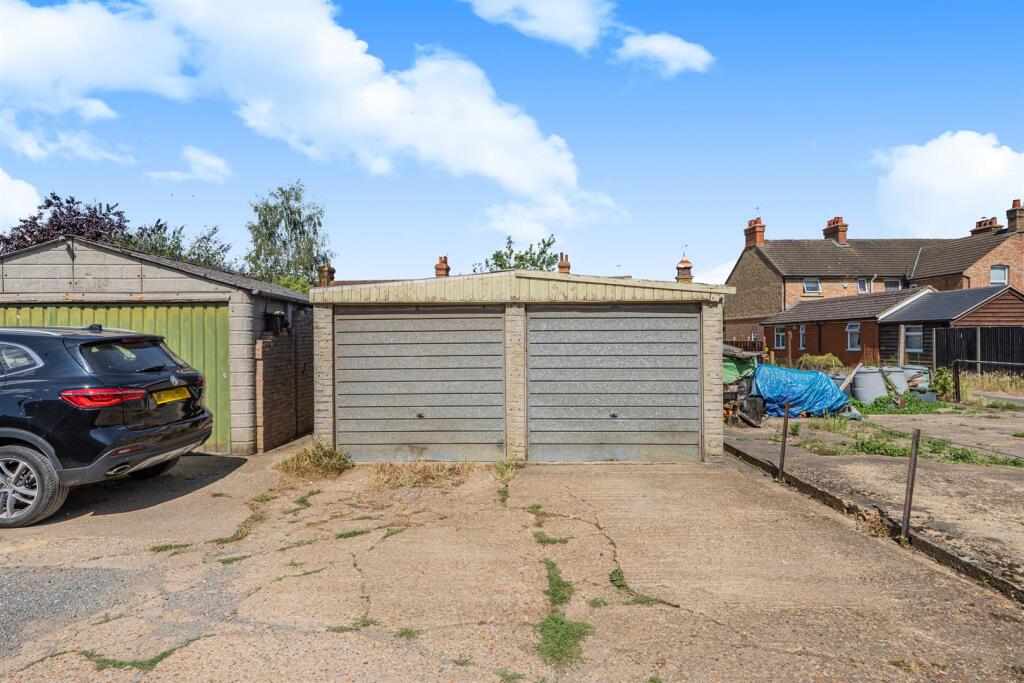 Garage &amp; Parking