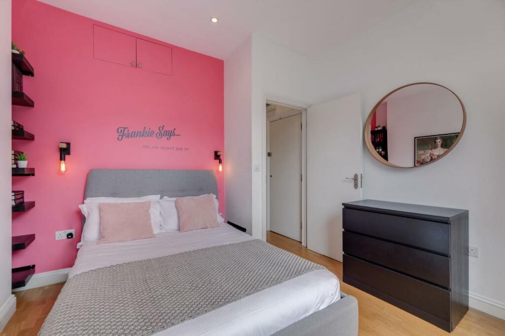 BEDROOM 1 d.jpg